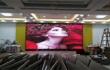 ?？诮?jīng)濟學(xué)院培訓(xùn)室戶內(nèi)LED顯示屏項目